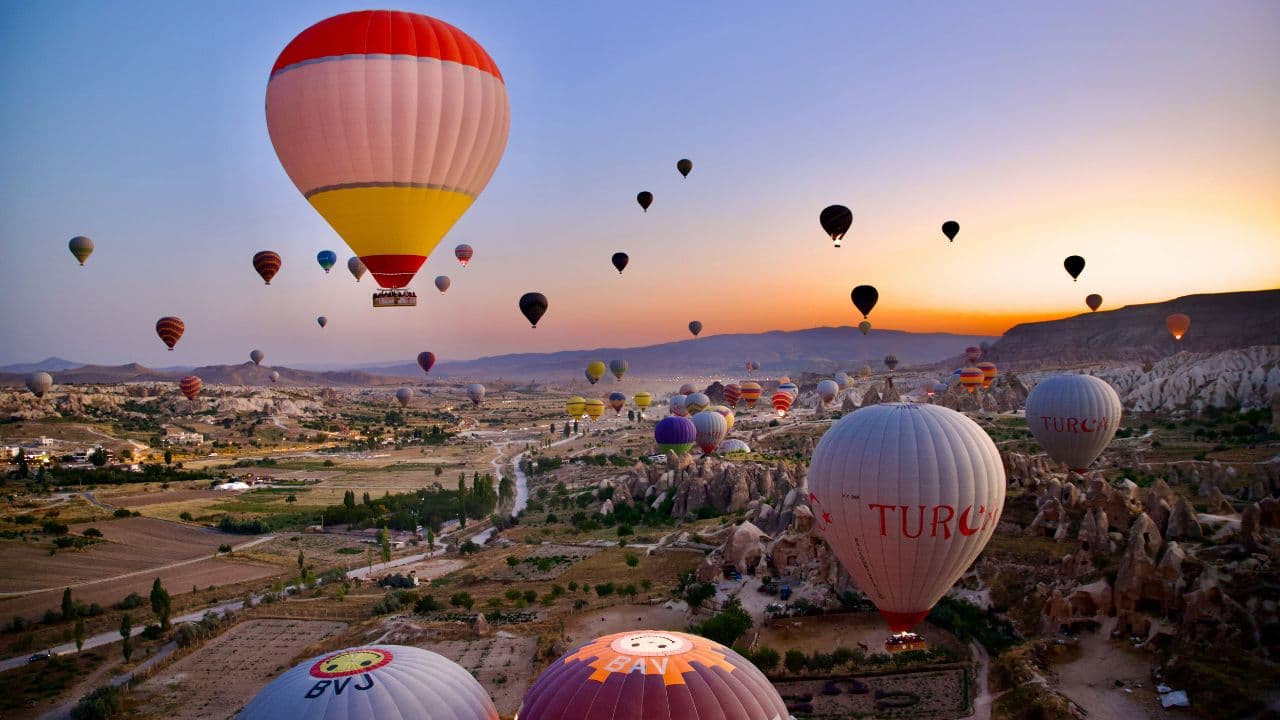 Watch Hot Air Balloons in Cappadocia - Image 2