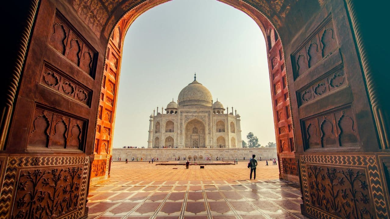 See the Taj Mahal - Image 2