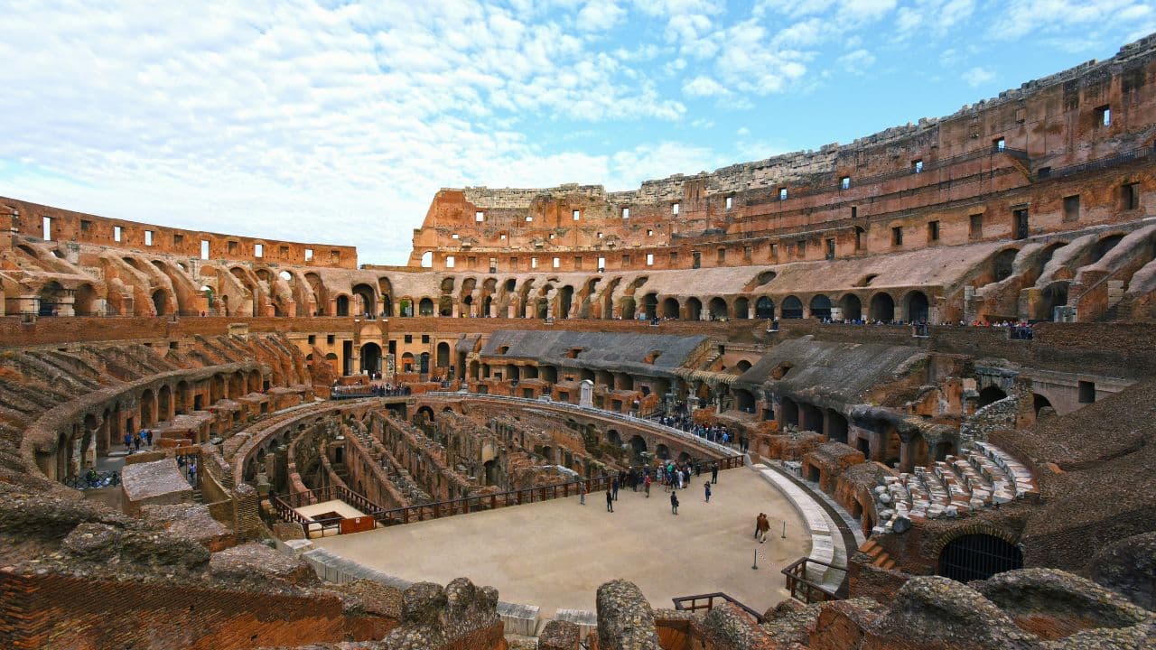 Walk through the Colosseum - Image 3