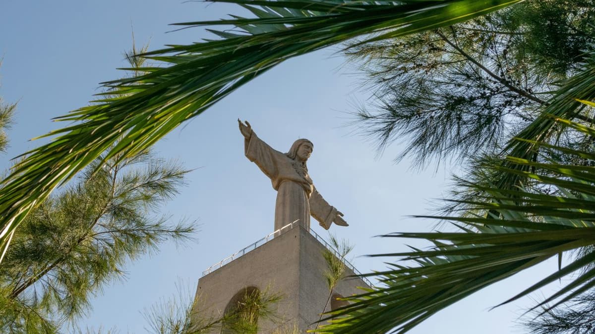 Stand under Christ the King - Image 3